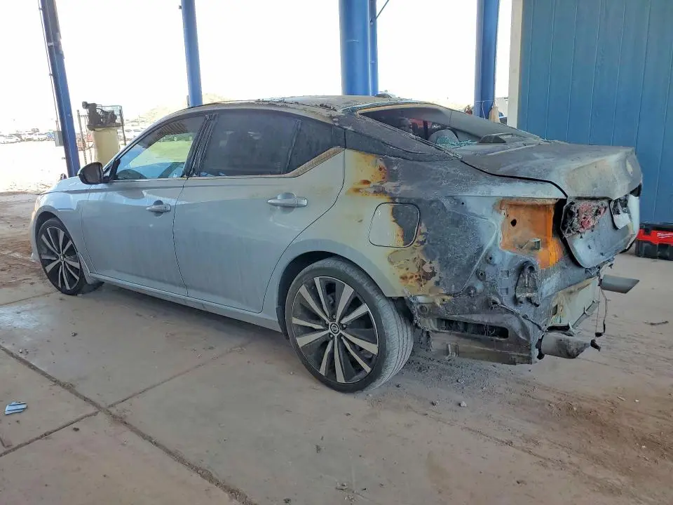2021 NISSAN ALTIMA SR  