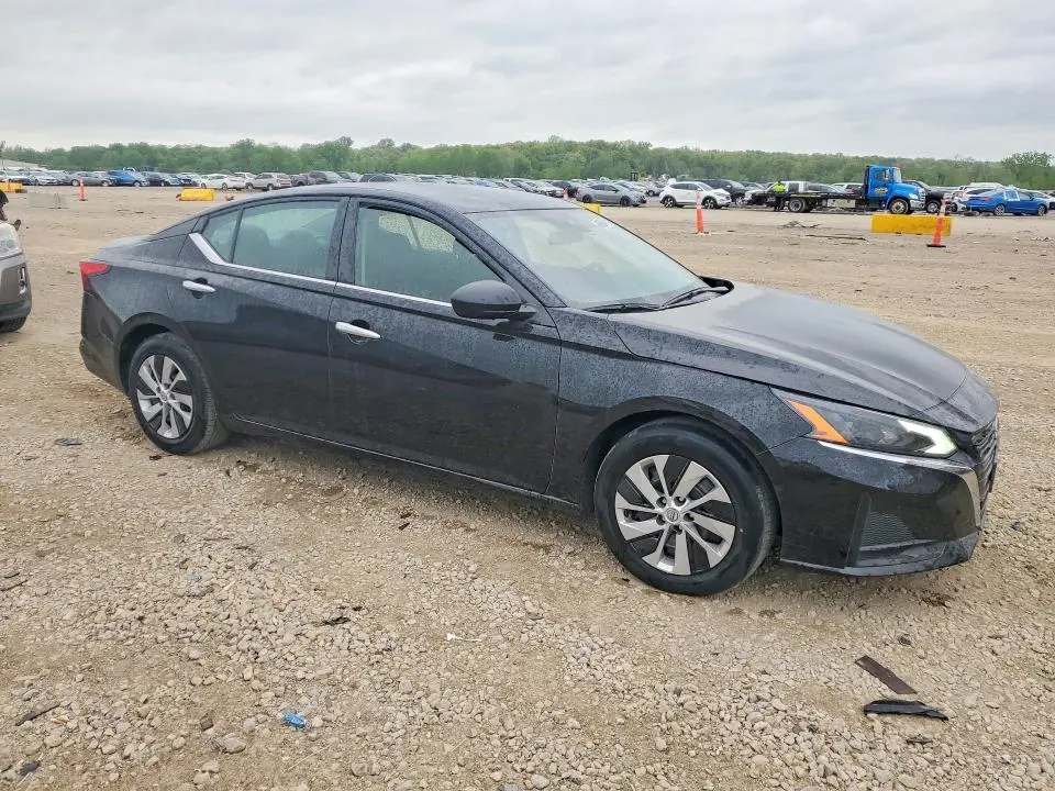 2024 NISSAN ALTIMA S  