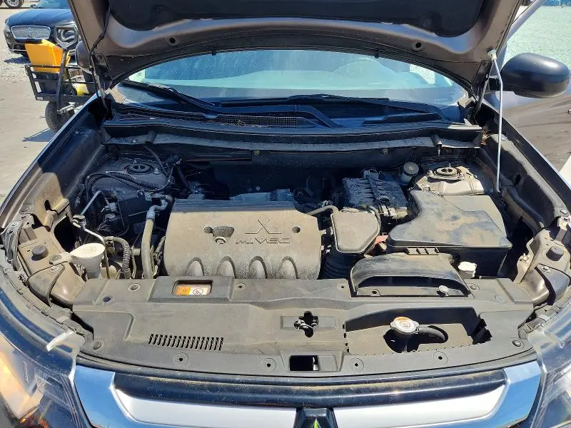 2018 MITSUBISHI OUTLANDER ES  