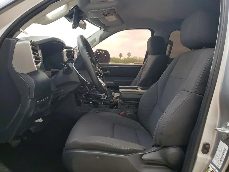 2023 TOYOTA TUNDRA SR5  