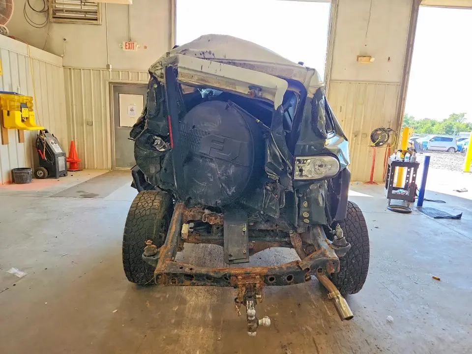 2010 TOYOTA FJ CRUISER BASE  