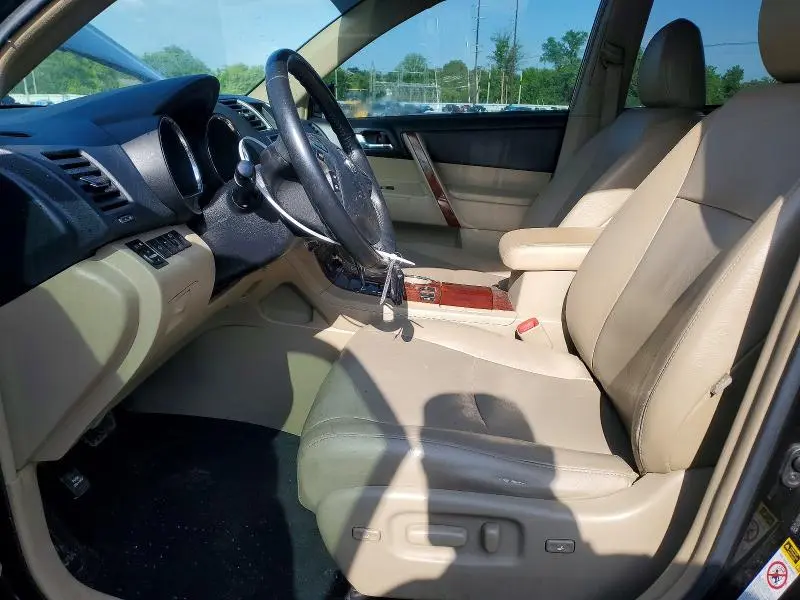 2013 TOYOTA HIGHLANDER LIMITED  