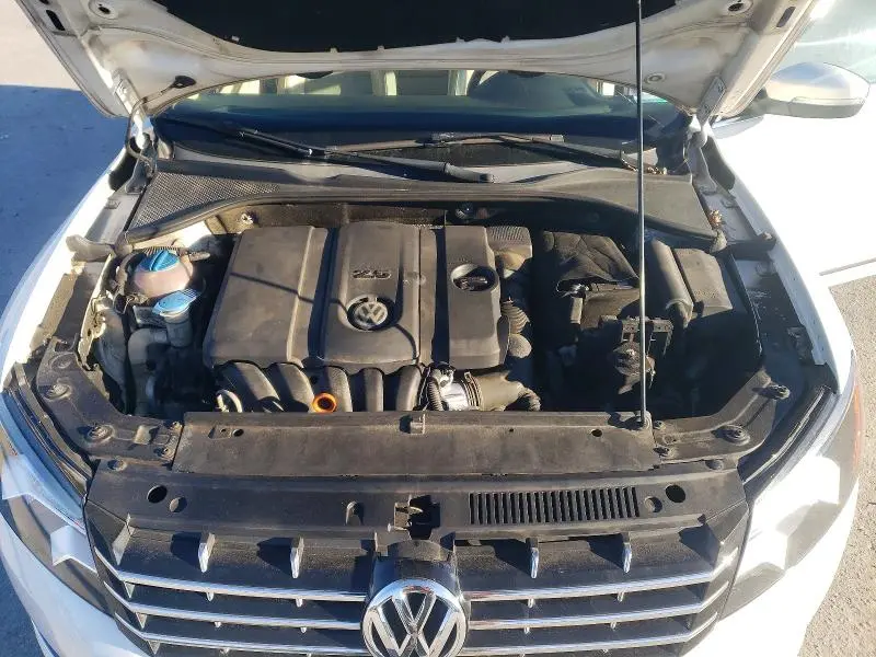 2013 VOLKSWAGEN PASSAT SEL  