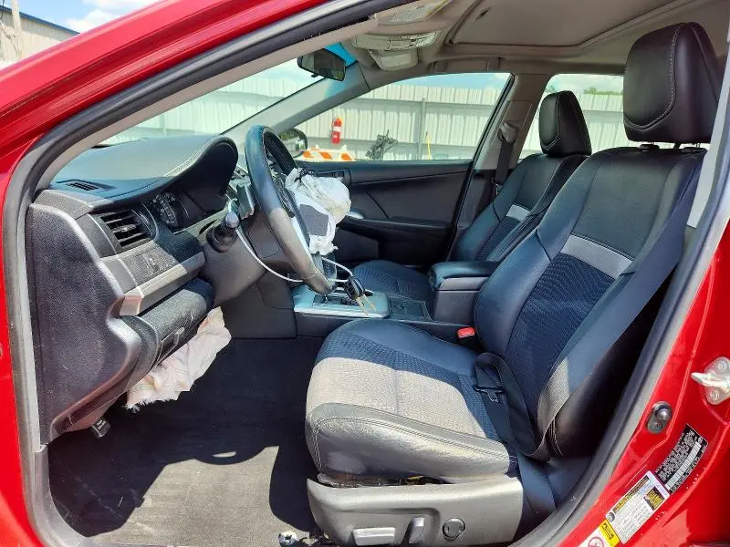 2014 TOYOTA CAMRY SE  