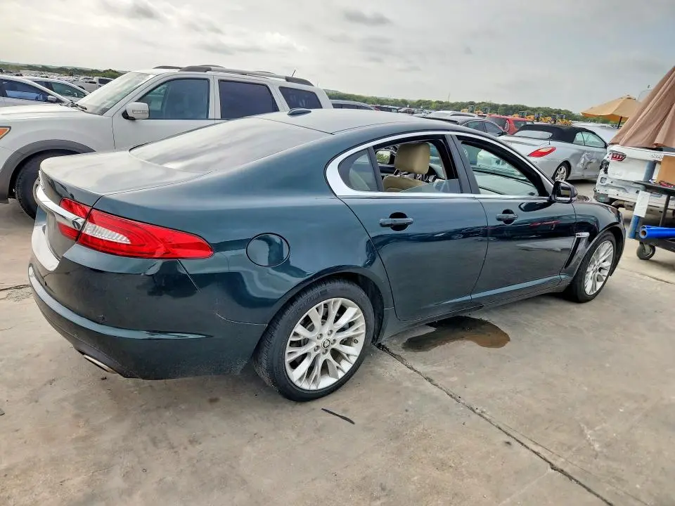 2012 JAGUAR XF   
