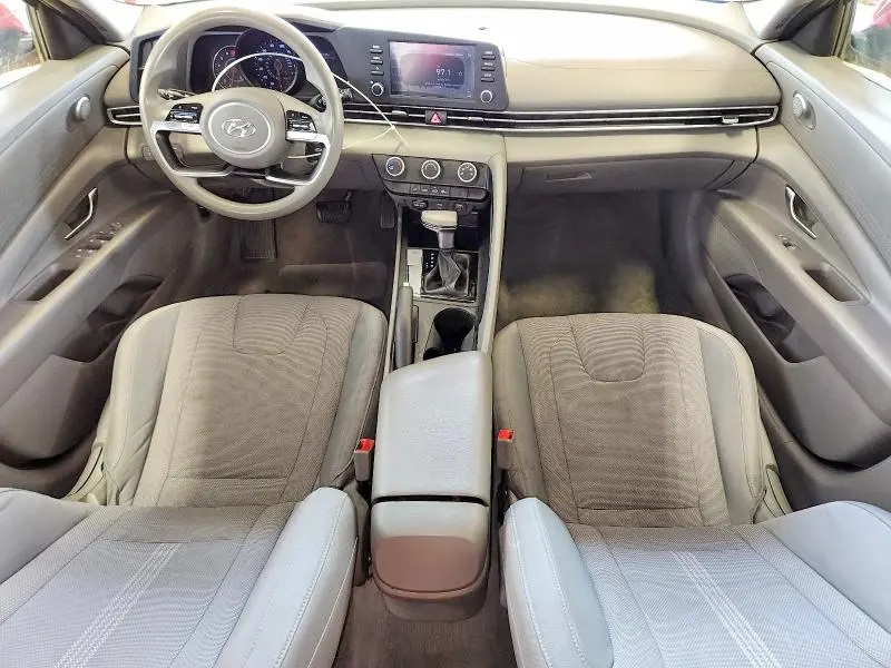 2021 HYUNDAI ELANTRA SE  