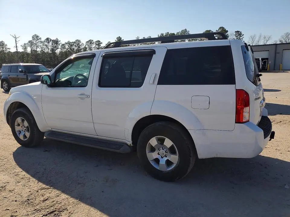 2010 NISSAN PATHFINDER S  