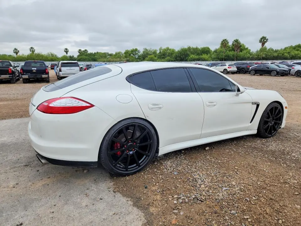 2011 PORSCHE PANAMERA 2  