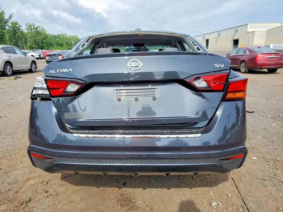 2022 NISSAN ALTIMA SV  