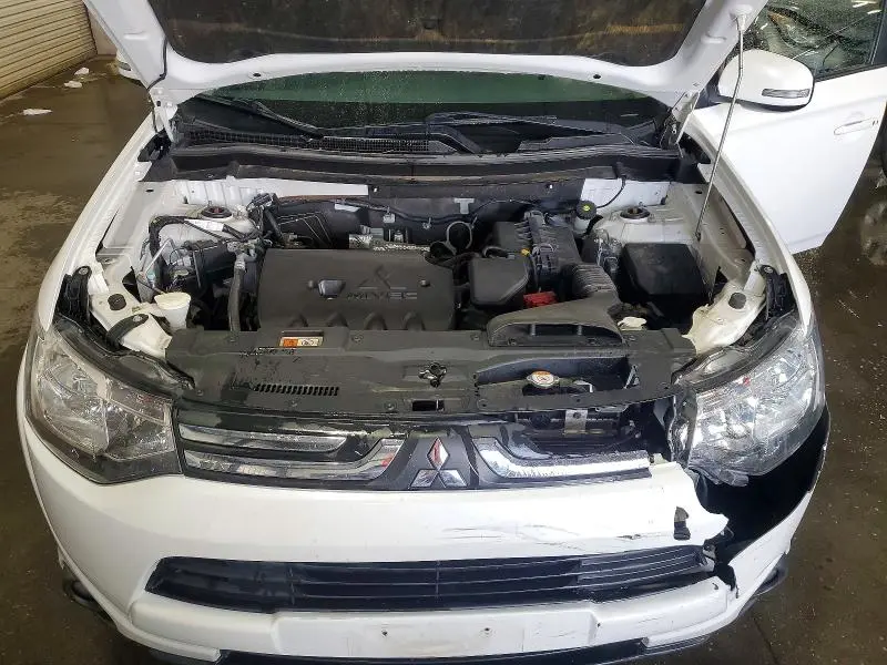 2014 MITSUBISHI OUTLANDER SE  