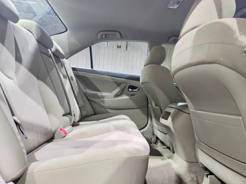 2010 TOYOTA CAMRY LE V6  