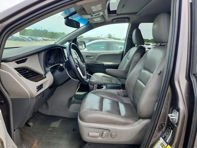 2015 TOYOTA SIENNA XLE 7-PASSENGER  