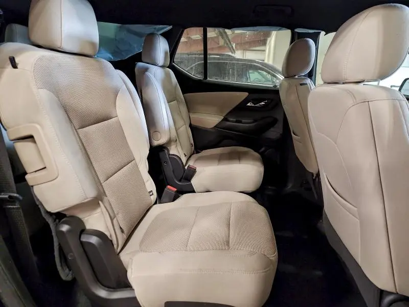 2023 CHEVROLET TRAVERSE LT  