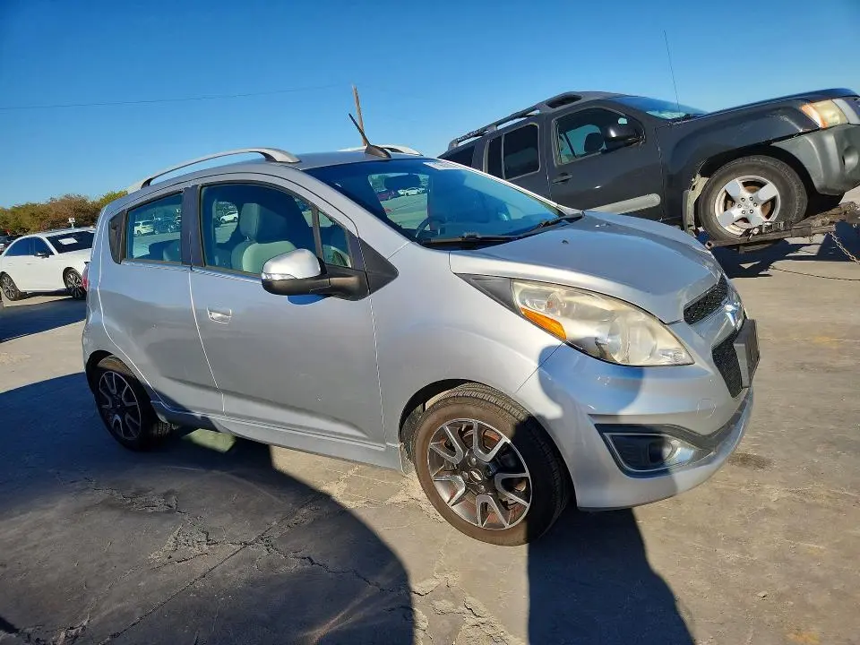 2015 CHEVROLET SPARK 2LT  