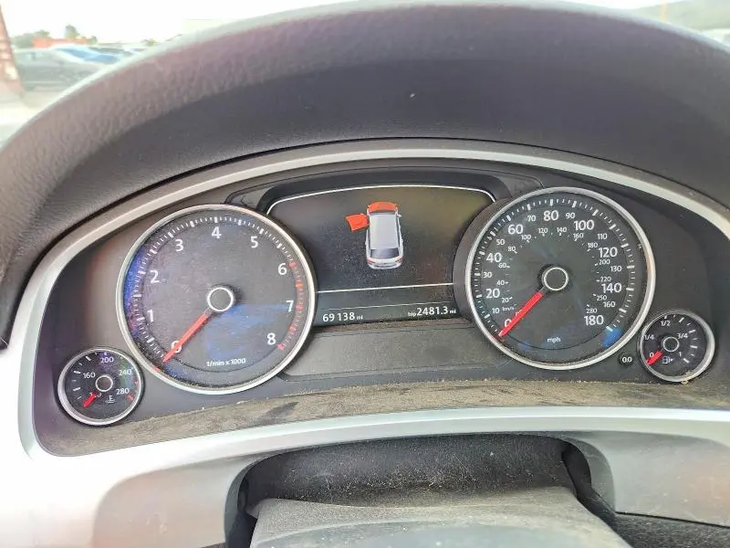 2015 VOLKSWAGEN TOUAREG V6  