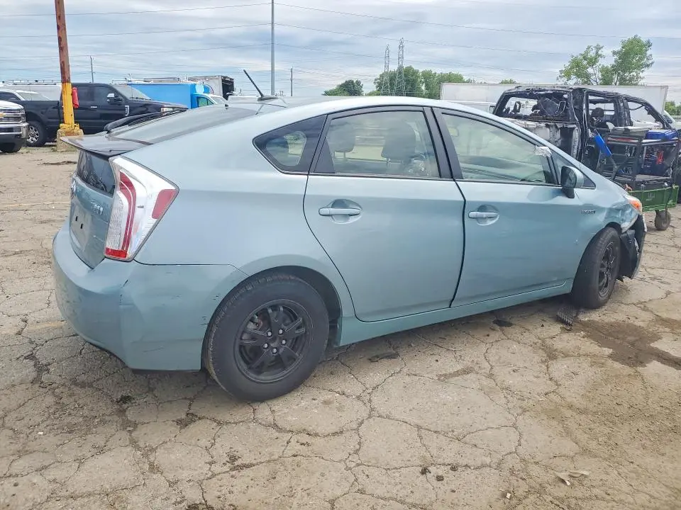2015 TOYOTA PRIUS THREE  