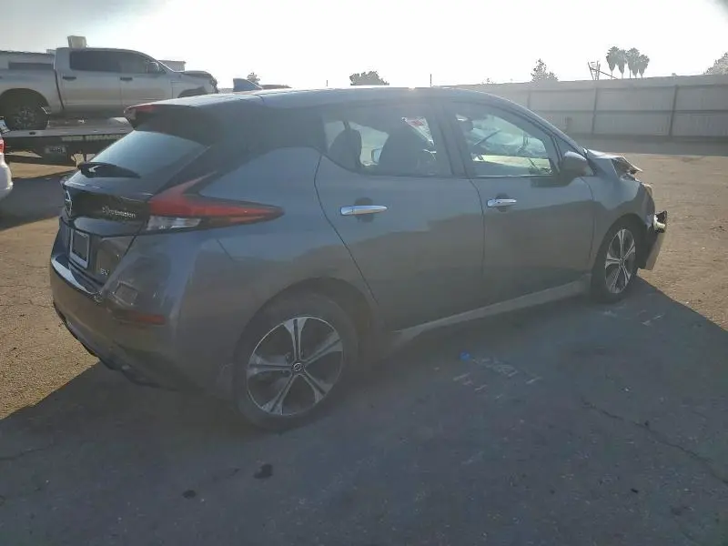 2020 NISSAN LEAF SV  