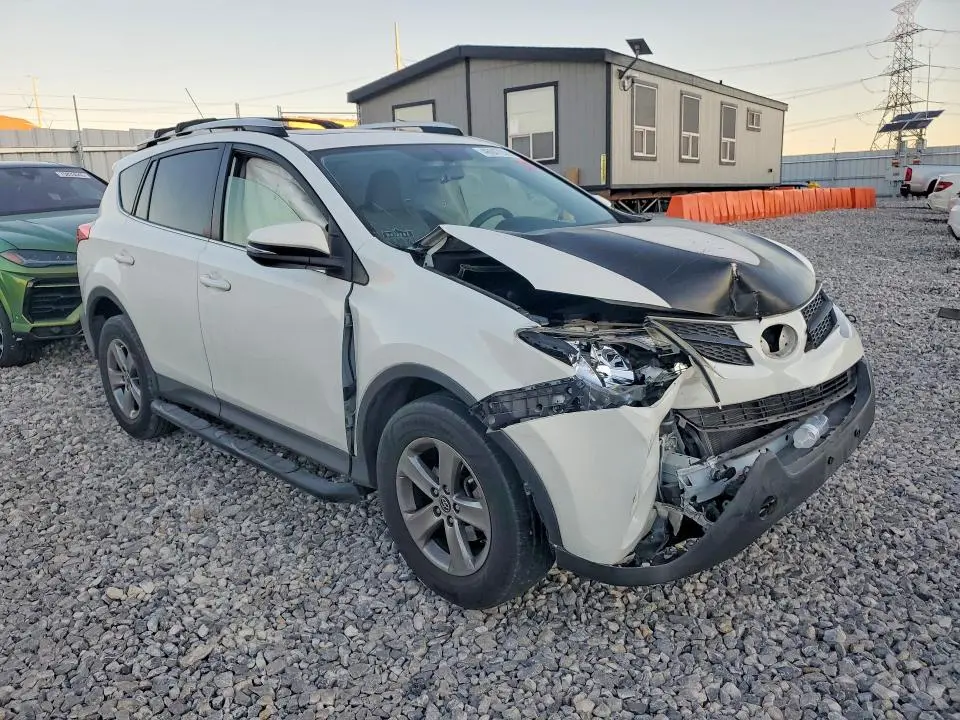 2015 TOYOTA RAV4 XLE  