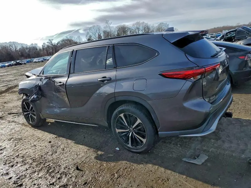 2021 TOYOTA HIGHLANDER XSE  