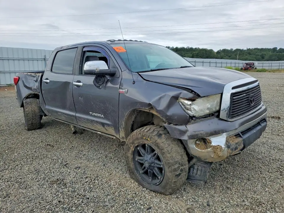 2013 TOYOTA TUNDRA PLATINUM  