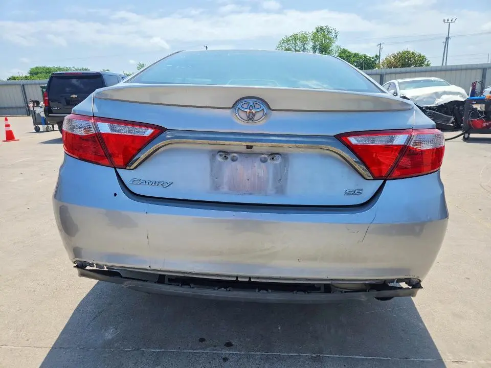 2015 TOYOTA CAMRY SE  