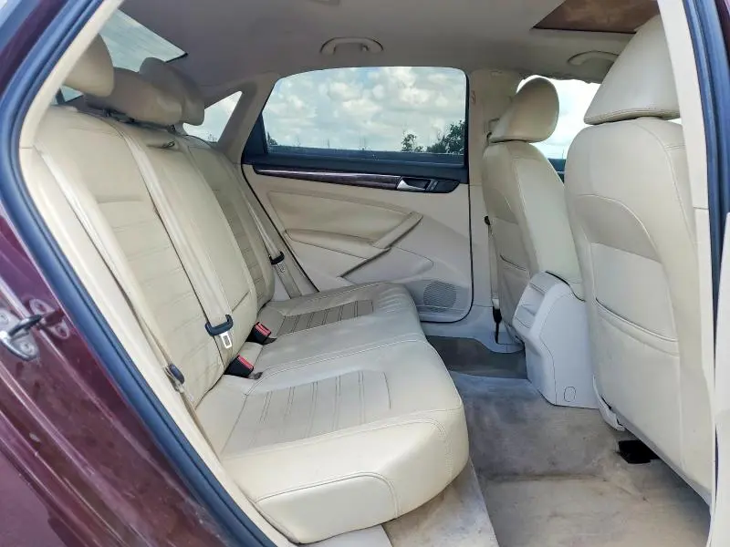 2012 VOLKSWAGEN PASSAT SEL  