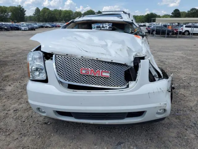 2012 GMC YUKON SLE  