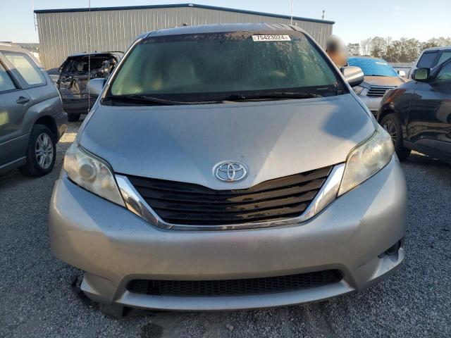 2011 TOYOTA SIENNA LE