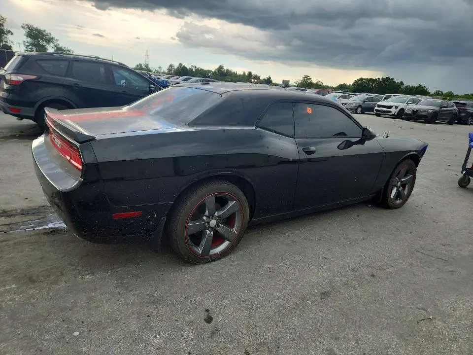 2012 DODGE CHALLENGER SXT  