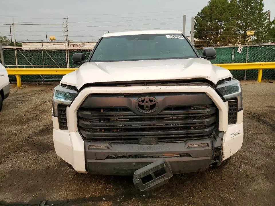 2025 TOYOTA TUNDRA DOUBLE CAB SR5  