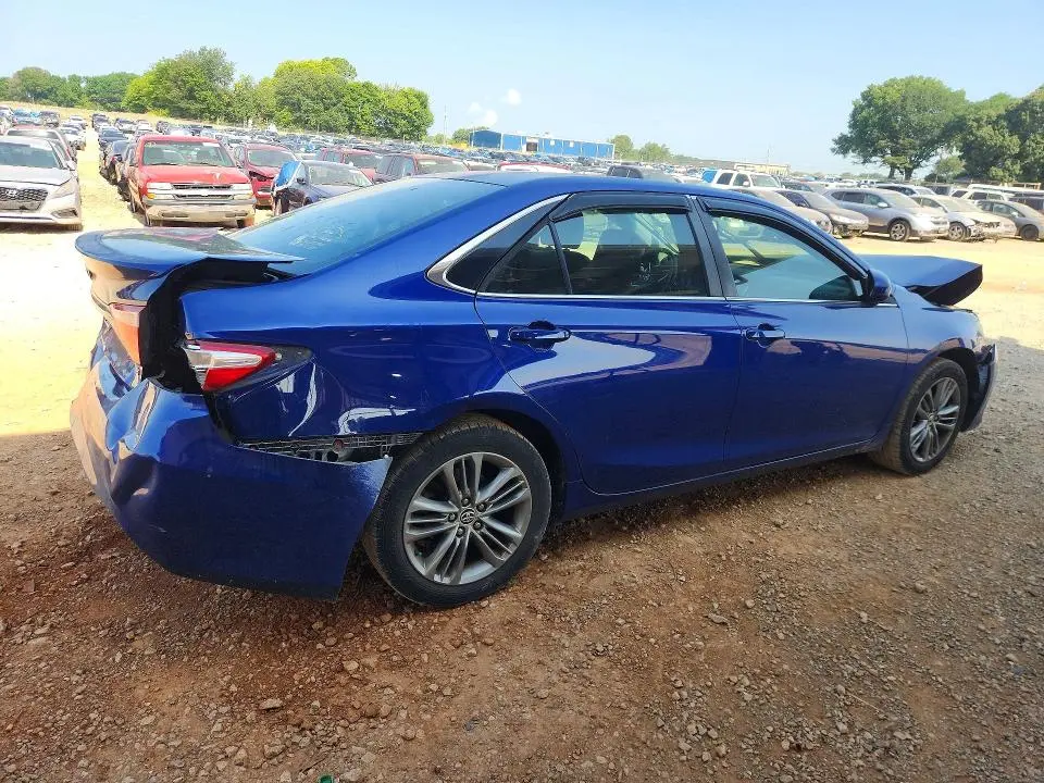 2015 TOYOTA CAMRY SE  