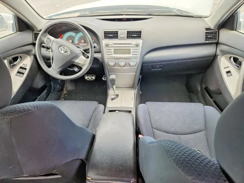 2011 TOYOTA CAMRY SE V6  