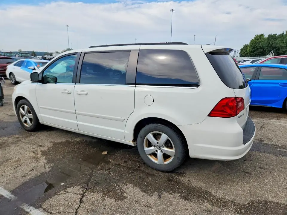 2011 VOLKSWAGEN ROUTAN SE  