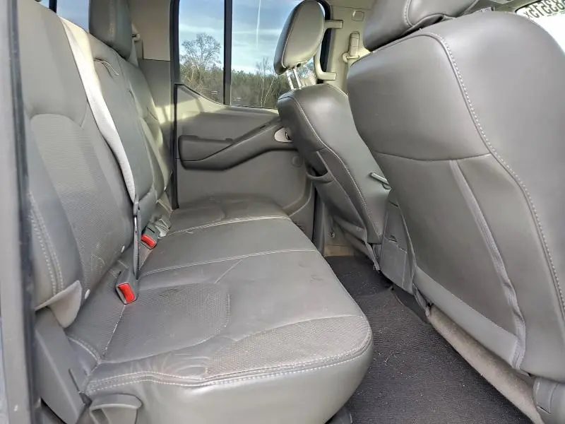 2016 NISSAN FRONTIER S  