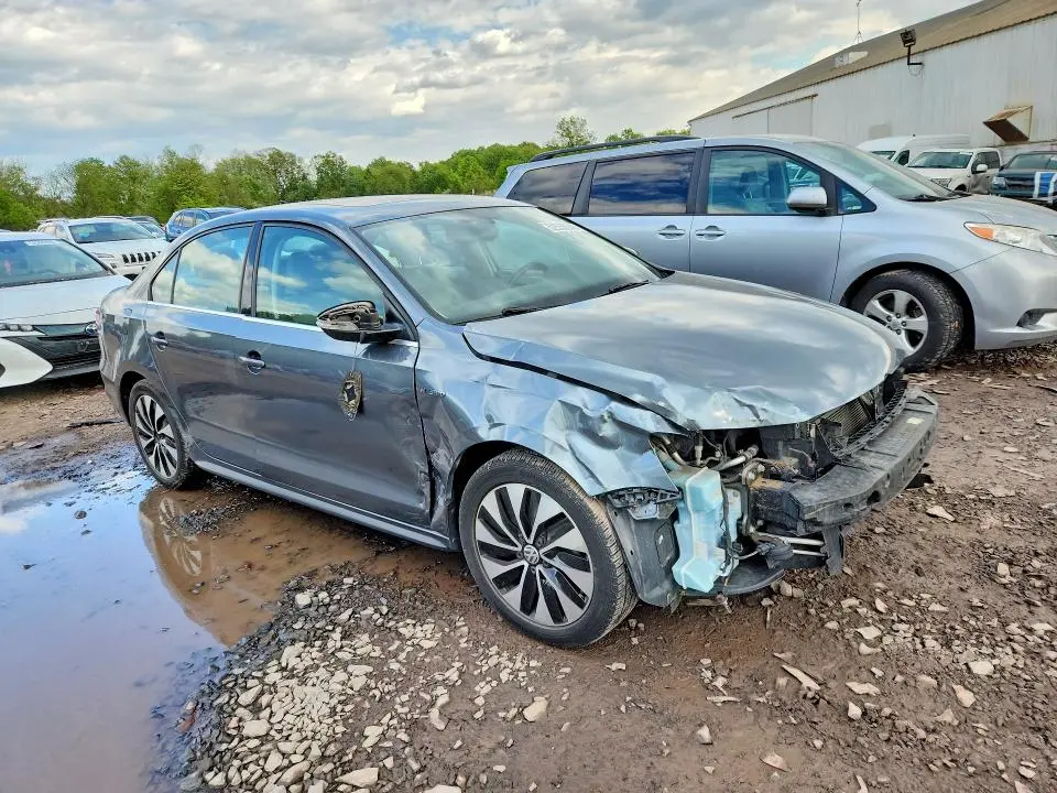 2016 VOLKSWAGEN JETTA HYBRID  