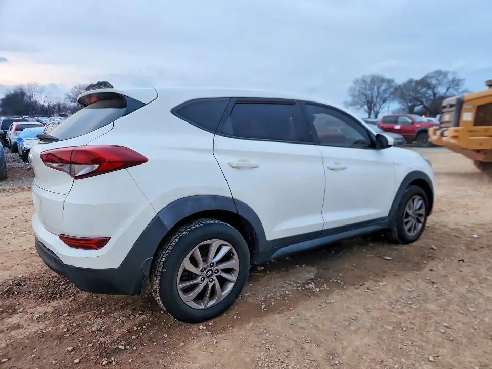 2018 HYUNDAI TUCSON SE  