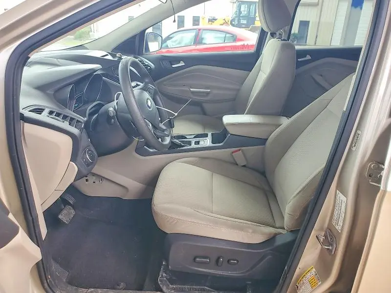 2017 FORD ESCAPE SE  
