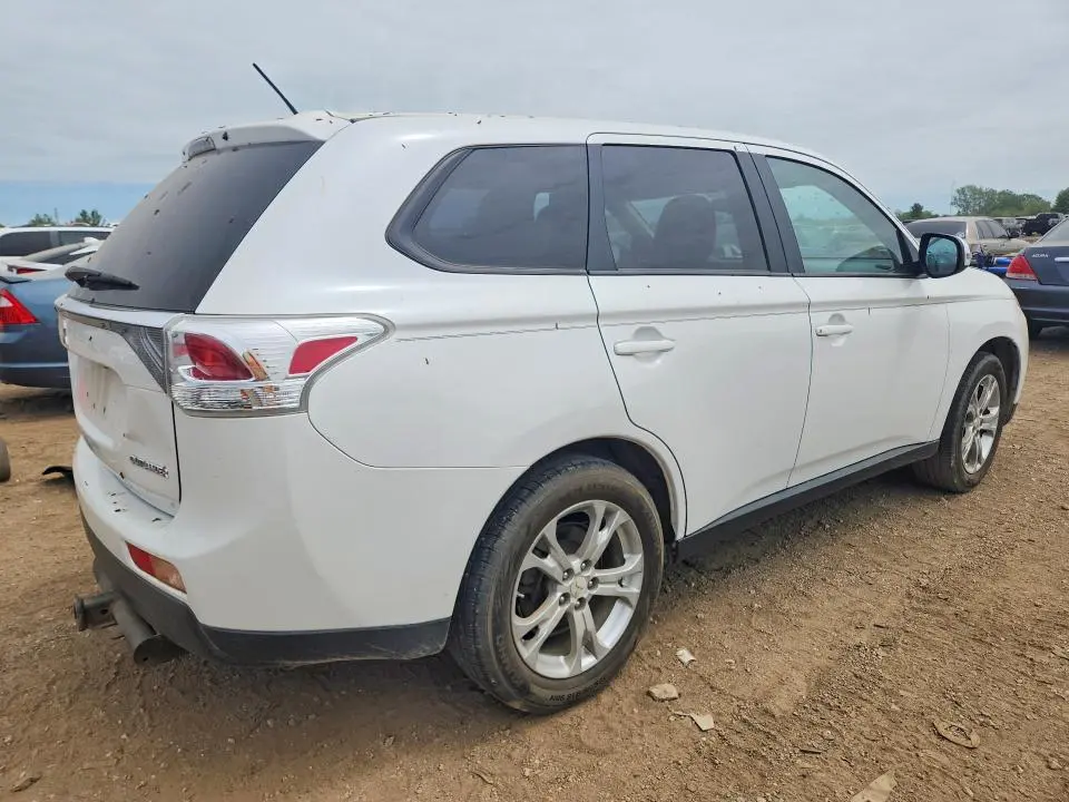 2014 MITSUBISHI OUTLANDER SE  