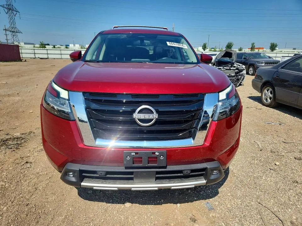 2022 NISSAN PATHFINDER SL  