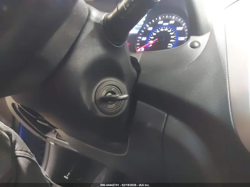 2012 HYUNDAI ACCENT SE