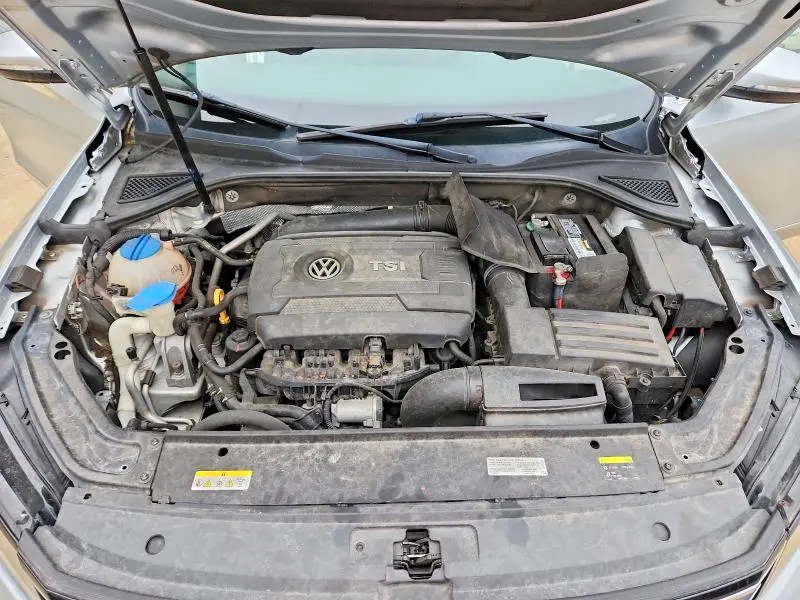 2017 VOLKSWAGEN PASSAT SE  