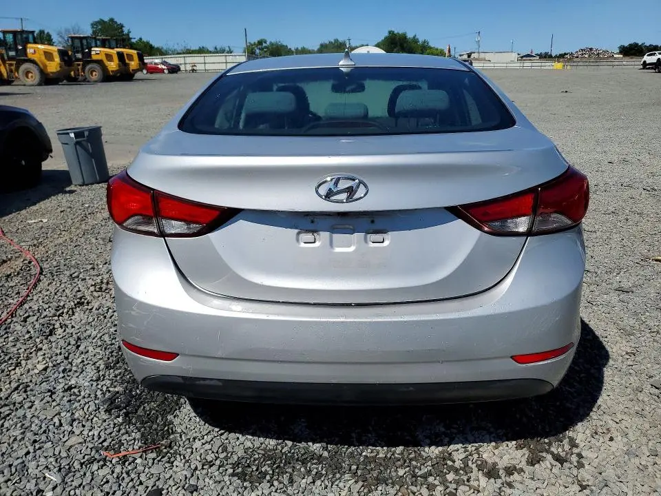 2014 HYUNDAI ELANTRA SE  