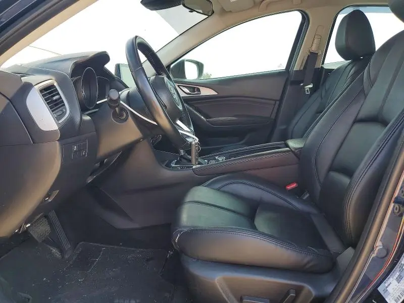2018 MAZDA 3 TOURING  
