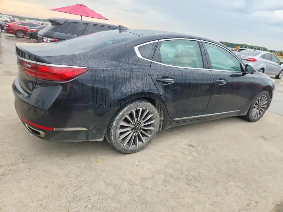 2018 KIA CADENZA PREMIUM  