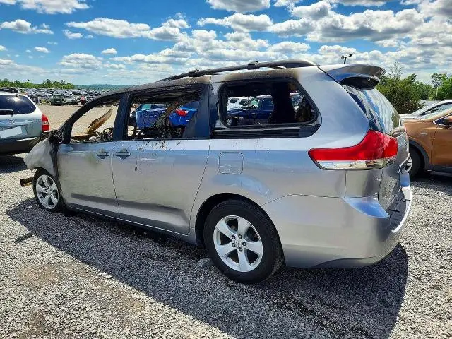 2011 TOYOTA SIENNA LE  