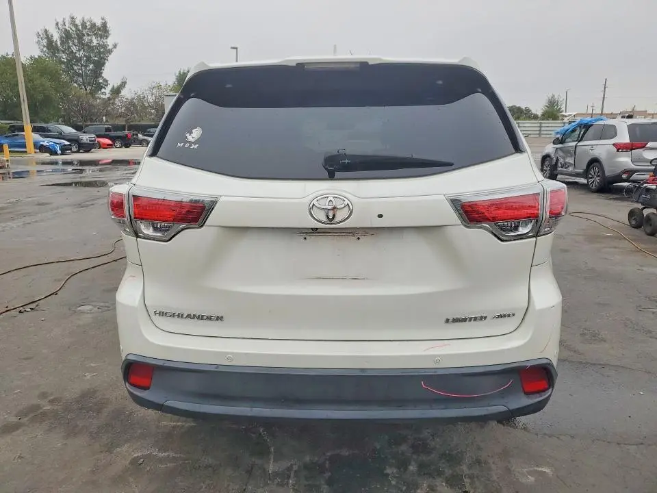 2016 TOYOTA HIGHLANDER LIMITED  