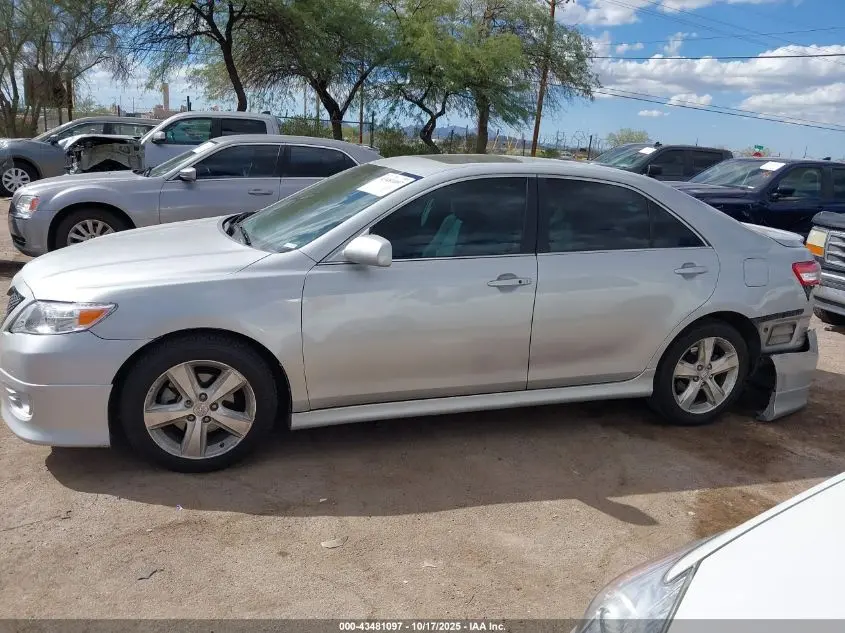 2011 TOYOTA CAMRY SE