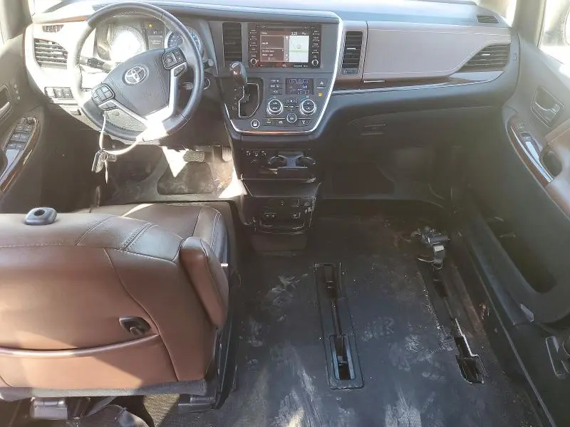 2019 TOYOTA SIENNA LIMITED PREMIUM 7-PASSENGER  