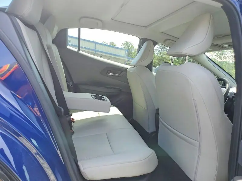 2023 TOYOTA PRIUS XLE  