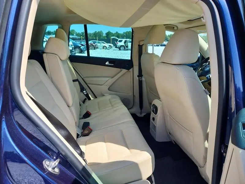 2015 VOLKSWAGEN TIGUAN S  